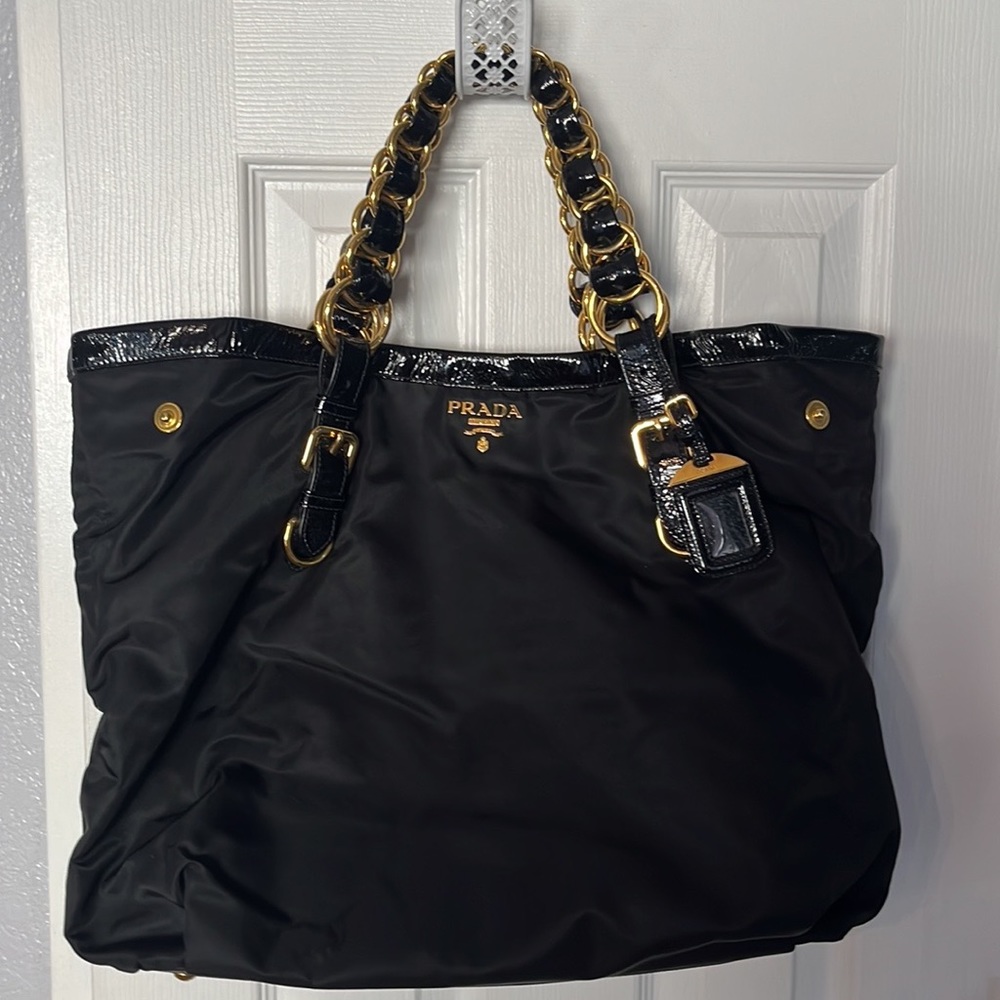 Prada nylon/ patent leather large bag with gold/patent chain handle - Picture 15 of 16
